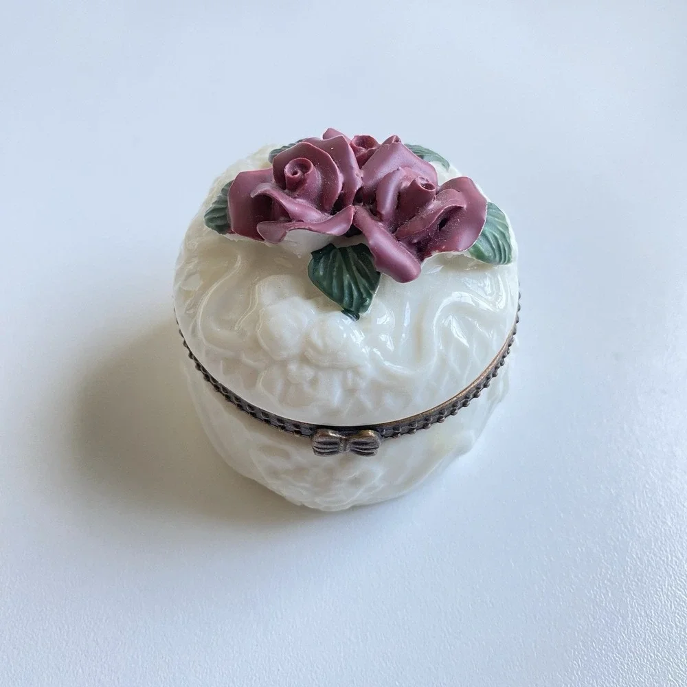 Vintage Porcelain Rose Trinket Box White Bow Detail Hinged 3
